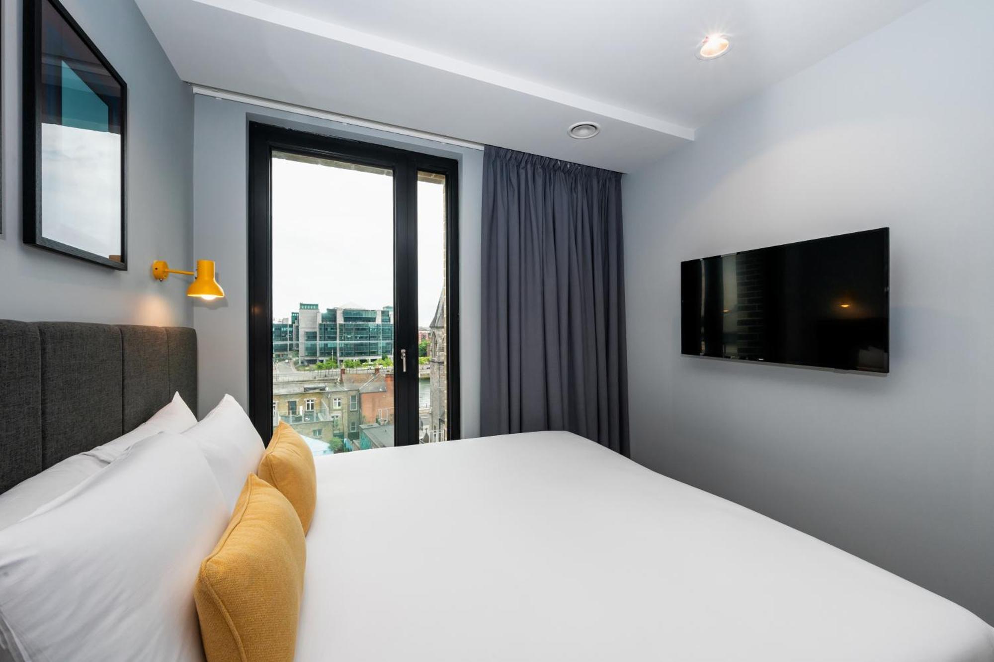 Staycity Quay Apartahotel 4*